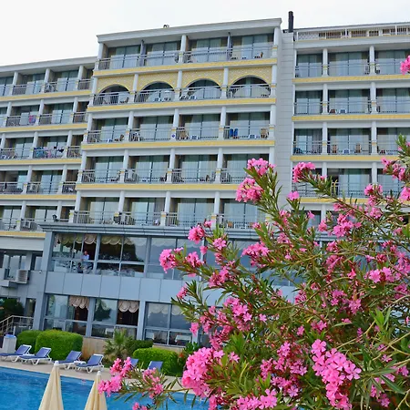 Lara Hotel 3*